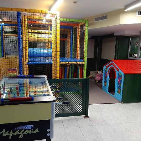 Hotel Astrea Hiszarja Kültér fotó