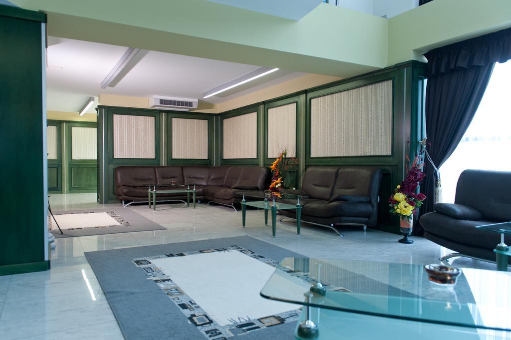Hotel Astrea Hiszarja Kültér fotó