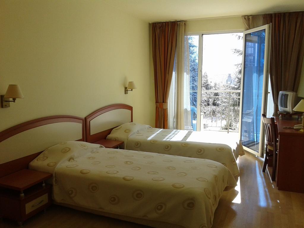 Hotel Astrea Hiszarja Szoba fotó
