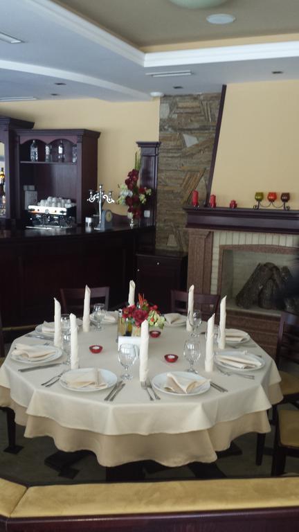 Hotel Astrea Hiszarja Kültér fotó